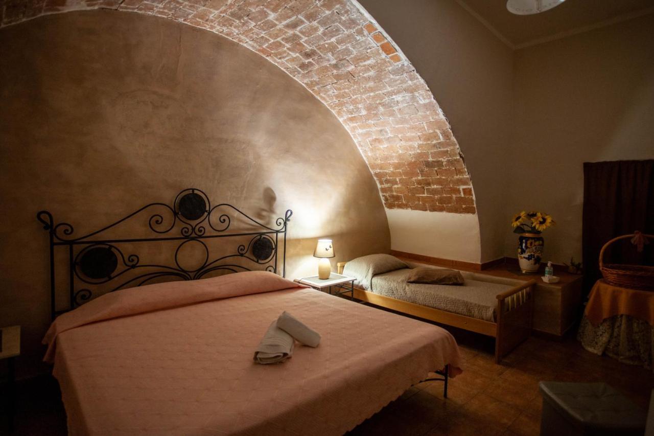 Casa Vacanze Fondaco Di Scillato Scillato  Экстерьер фото