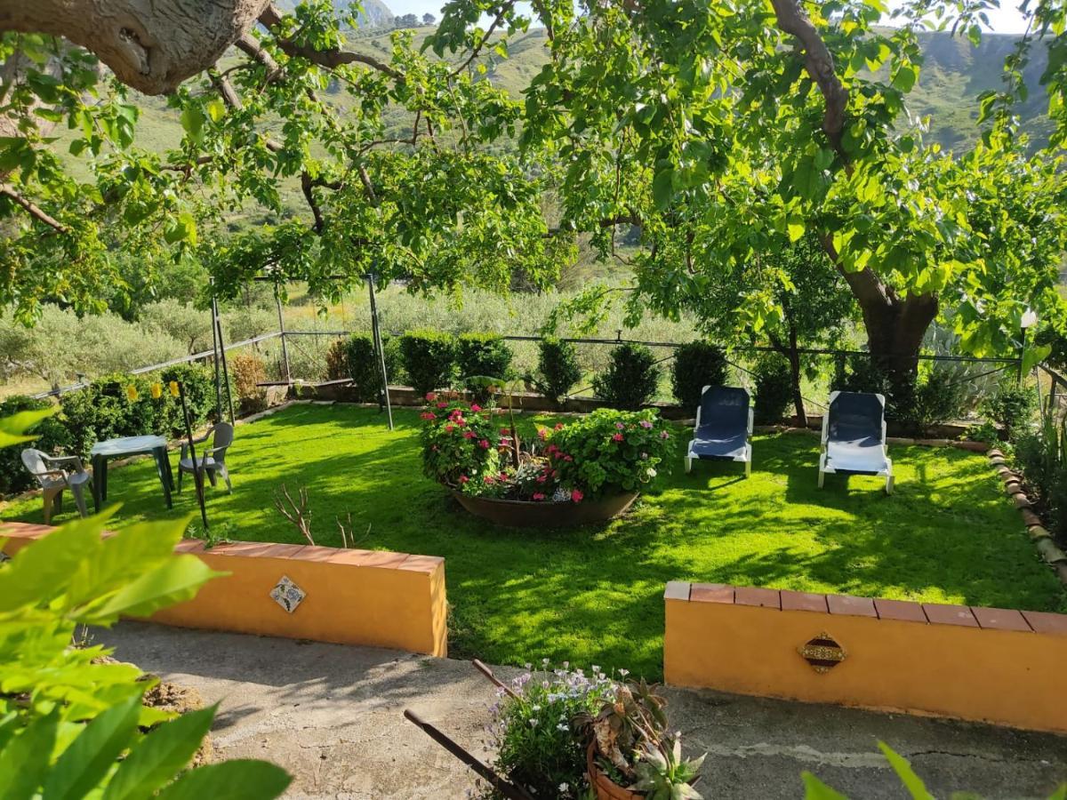 Casa Vacanze Fondaco Di Scillato Scillato  Экстерьер фото